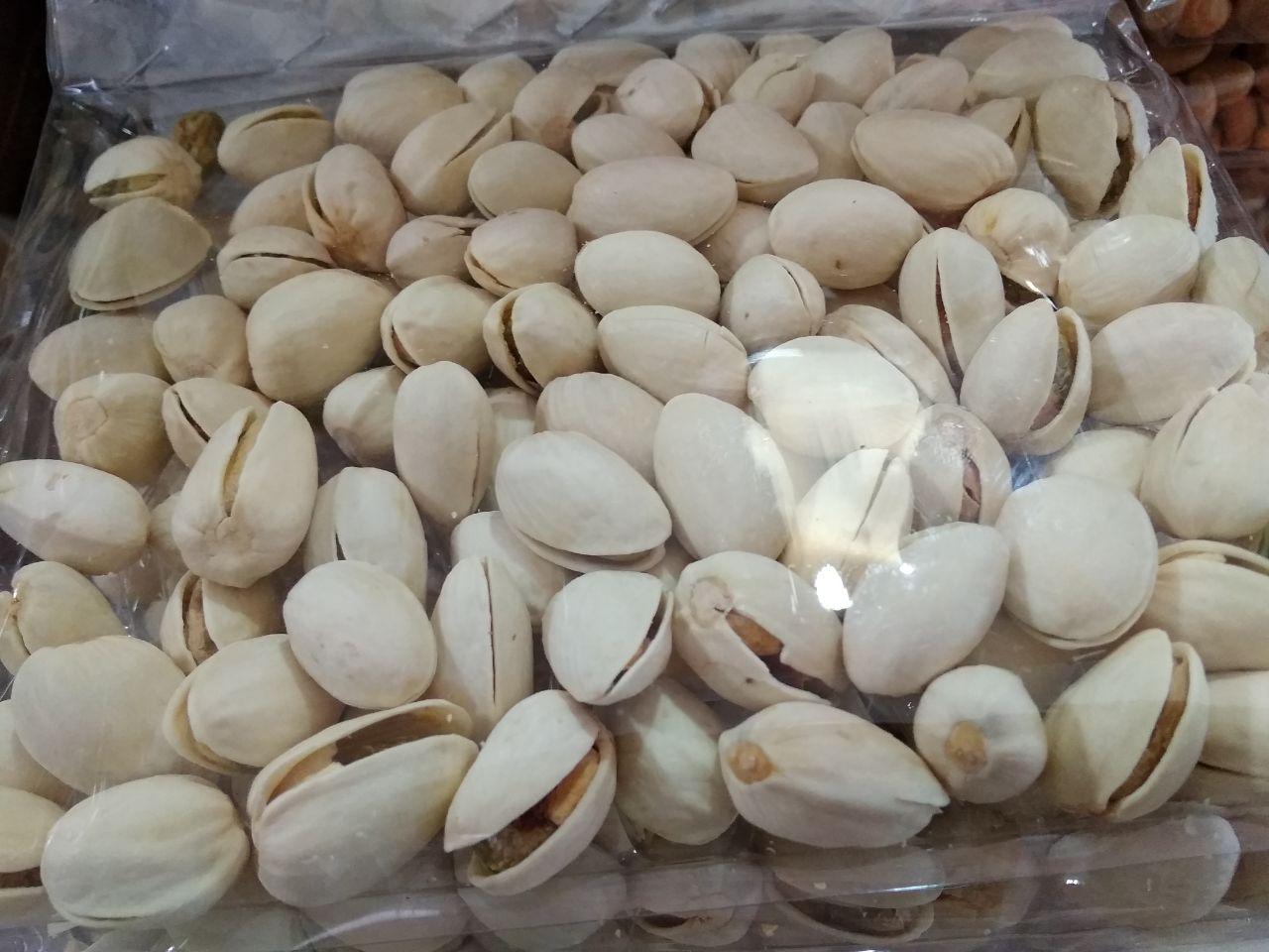 kacang pistachio